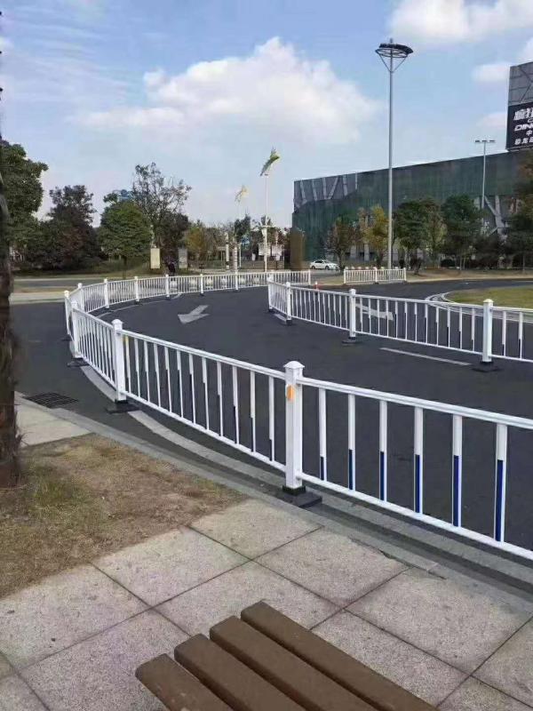 东营户外庭院围墙护栏 带装饰花围墙护栏小区护栏 围网护栏铁艺护栏锌钢护栏