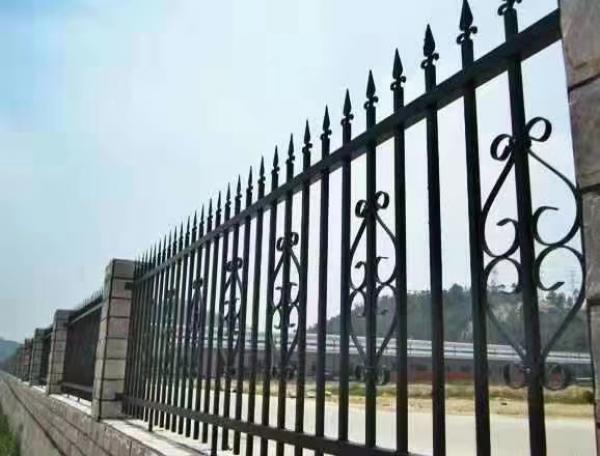 日照户外庭院围墙护栏 带装饰花围墙护栏小区护栏 围网护栏铁艺护栏锌钢护栏