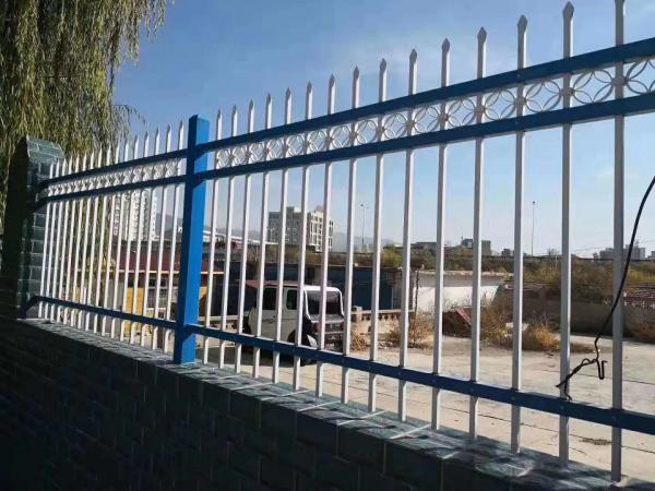 烟台户外庭院围墙护栏 带装饰花围墙护栏小区护栏 围网护栏铁艺护栏锌钢护栏