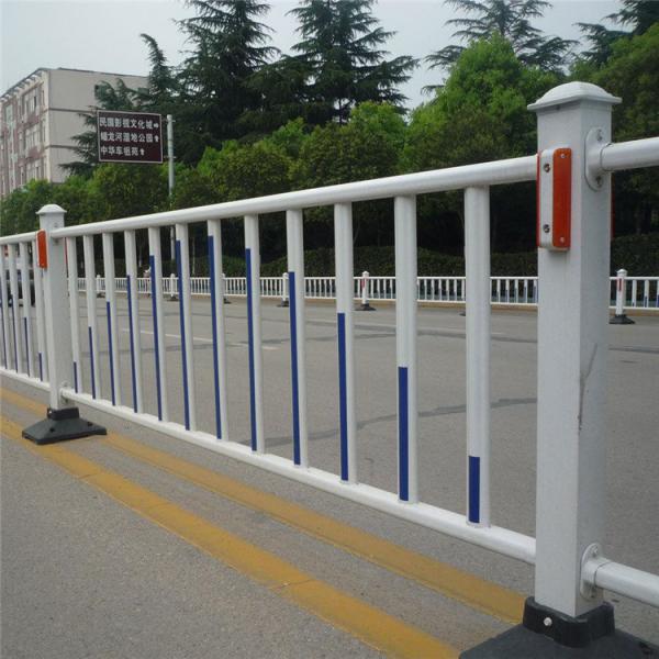 道路交通护栏 山东交通护栏厂家 城市市政马路隔离护栏华一定制